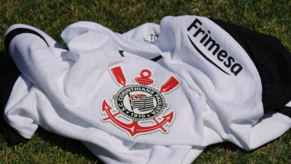 Camisa do Corinthians (foto: Divulgação/Corinthians)
