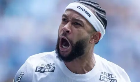 Corinthians faz proposta a Memphis para quitar dívida de R$ 18 milhões