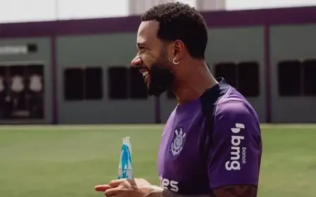 Corinthians faz treino tático e Depay segue como dúvida no Brasileirão
