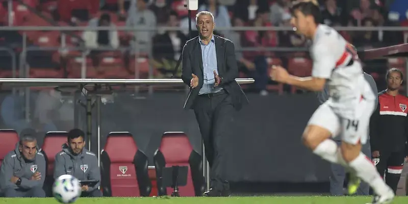 Crespo destaca força do São Paulo e espera reforços contra a LDU