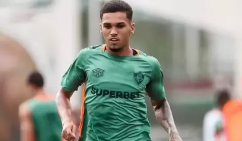 Cria do Fluminense perde espaço com Renato Gaúcho