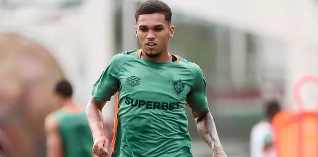 Cria do Fluminense perde espaço com Renato Gaúcho