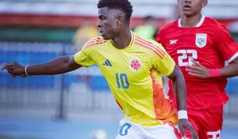 Cruzeiro fecha com artilheiro colombiano Villareal para 2026