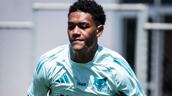 Kaique Kenji em treino pelo Cruzeiro (foto: Gustavo Aleixo/Cruzeiro)