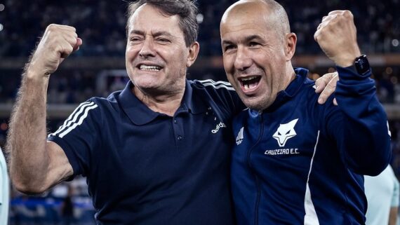 Pedrinho e Leonardo Jardim (foto: Gustavo Aleixo/Cruzeiro)