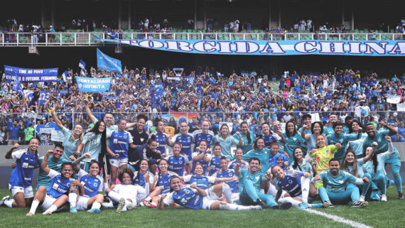 Torcida do Cruzeiro no Independência para a semifinal do Brasileiro Feminino (foto: Gustavo Martins/Cruzeiro)