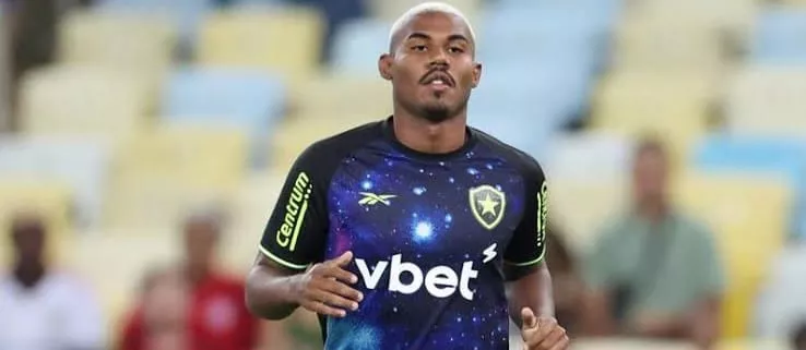 Cuiabano chega ao Rio de Janeiro para defender o Botafogo