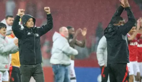 D’Alessandro banca Roger Machado para o Gre-Nal 448 no Internacional