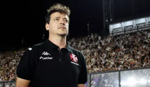 Diniz destaca superioridade do Vasco: ‘Classificação muito justa’