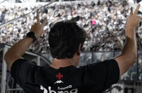 Diniz explica por que substituiu Vegetti cedo em vitória do Vasco sobre o Cruzeiro