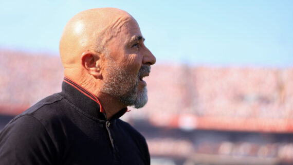 Jorge Sampaoli, técnico do Atlético (foto: Marcello Zambrana / AFP)
