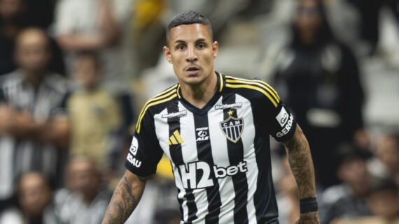 Guilherme Arana, do Atlético, em ação contra o Mirassol (foto: Pedro Souza/Atlético)