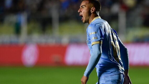 Robson Matheus comemora o gol contra o Atlético (foto: Jorge Bernal/AFP)