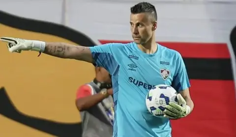 Fábio completa 45 anos e continua sendo peça-chave do Fluminense