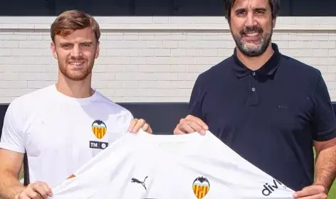 Flamengo fica para trás, e Valencia confirma Lucas Beltrán por empréstimo