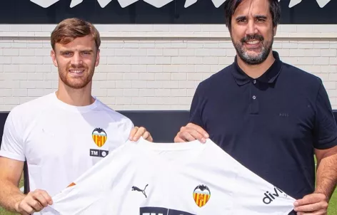 Flamengo fica para trás, e Valencia confirma Lucas Beltrán por empréstimo