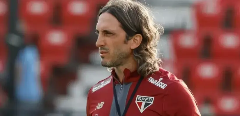 Fluminense aposta em Zubeldía visando jogo ofensivo e consistência tática