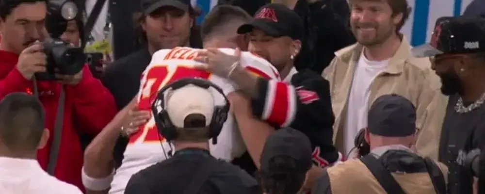 Fora da seleção, Neymar entra em campo na NFL durante Data Fifa