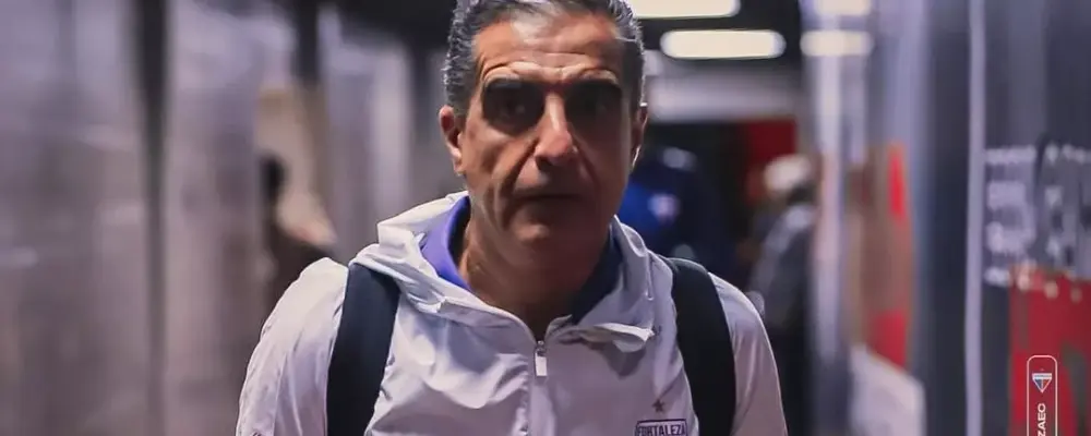 Fortaleza oficializa a demissão do técnico Renato Paiva