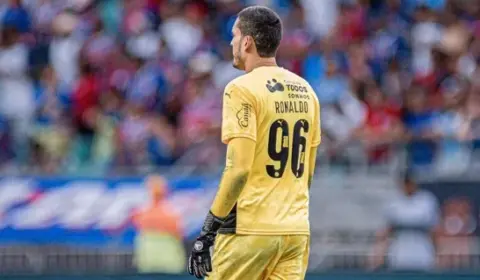 Goleiro Ronaldo faz história com assistência em gol do Bahia