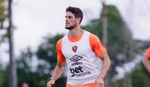 Gonçalo Paciência permanece no Sport e descarta saída em 2025
