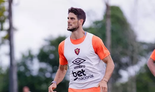Gonçalo Paciência permanece no Sport e descarta saída em 2025