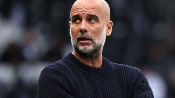 Pep Guardiola, técnico do Manchester City (foto: ANNE-CHRISTINE POUJOULAT/AFP)