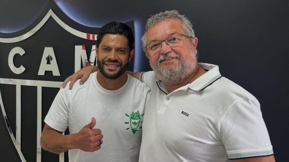 Hulk ao lado do assessor Acaz Fellegger (foto: Reprodução)