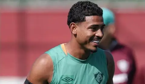 John Kennedy treina de olho em novas chances no Fluminense