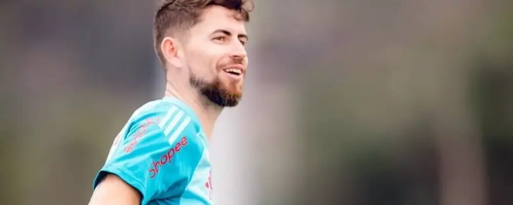 Jorginho volta a treinar e reforça o Flamengo contra o Juventude