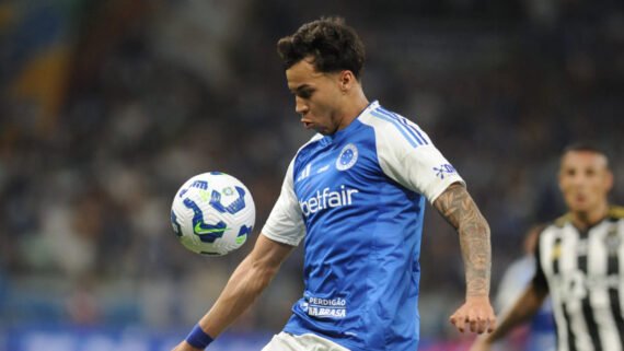 Atacante Kaio Jorge marcou os dois gols do Cruzeiro na vitória por 2 a 0 sobre o Atlético, pela Copa do Brasil (foto: Alexandre Guzanshe/EM/D.A. Press)