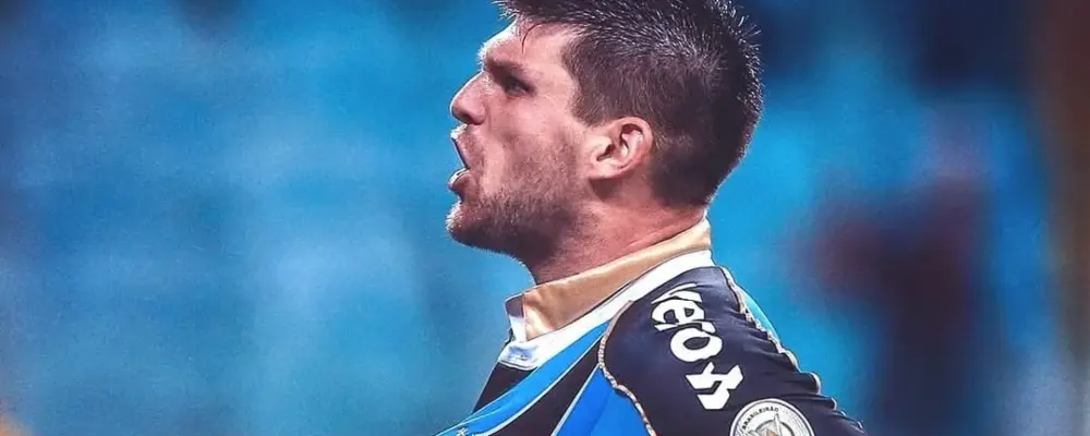 Kannemann renova até 2027 e completará 11 anos no Grêmio