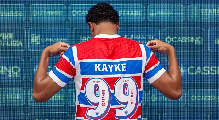 Kayke mira oportunidades com Palermo para se firmar no elenco do Fortaleza