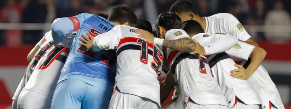 Lances polêmicos do VAR marcam derrota do São Paulo para a LDU