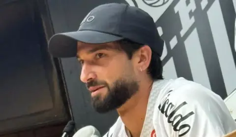 Lautaro Díaz é apresentado pelo Santos e cita ‘sonho de infância’