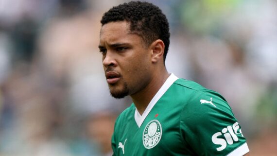 Vitor Roque, atacante do Palmeiras (foto: FRANCOIS NEL/AFP)