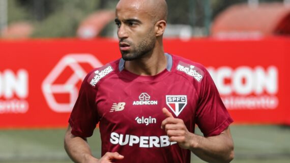 Jogador do São Paulo durante treino (foto: Erico Leonan/São Paulo)