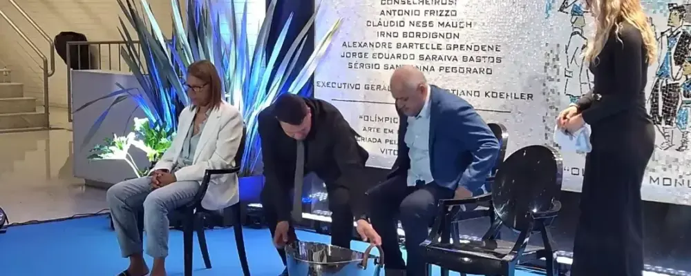 Marianita faz história e entra na Calçada da Fama do Grêmio