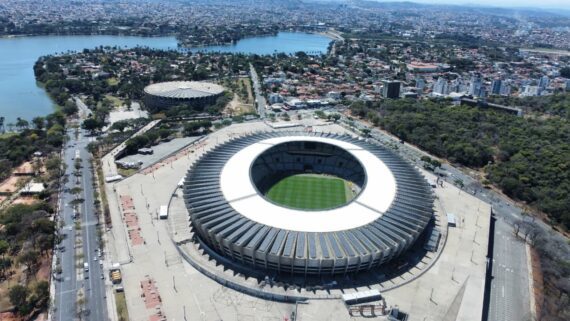 Vista aérea da Região da Pampulha onde está o Mineirão (foto: Leandro Couri/EM.D.A Press)