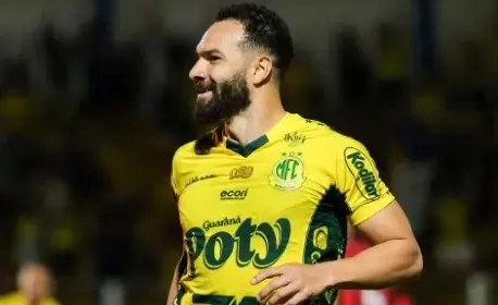 Mirassol perde Edson Carioca por lesão e enfrenta Bragantino desfalcado