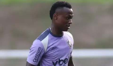 Nathan Fernandes fratura antebraço e vira desfalque no Botafogo