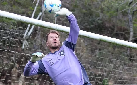 Neto sente lesão e desfalca Botafogo contra Mirassol no Brasileirão