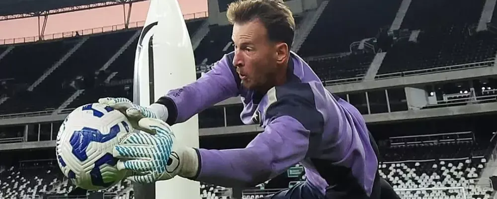 Neto sofre grave lesão e não atua mais pelo Botafogo em 2025