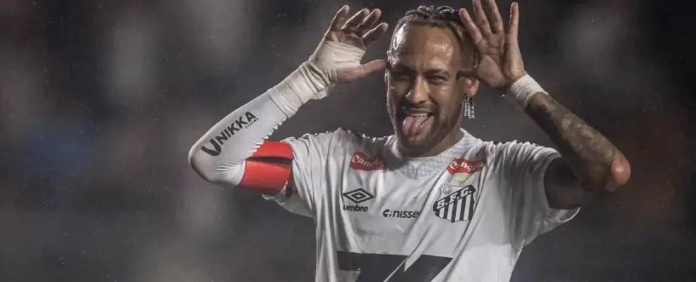 Neymar faz tratamento particular e pode voltar ao Santos em 2025