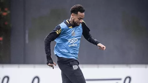 Neymar volta a criticar gramado sintético antes de Santos x Atlético-MG