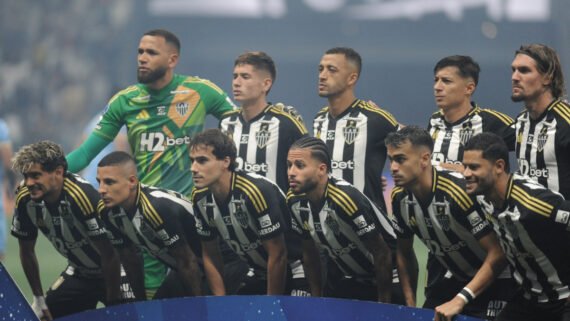 Jogadores do Atlético reunidos antes de jogo contra o Bolívar na Arena MRV (foto: Alexandre Guzanshe/EM/DA.Press)