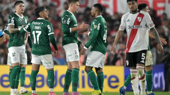 Palmeiras venceu River Plate por 2 a 1 (foto: Juan MABROMATA / AFP)