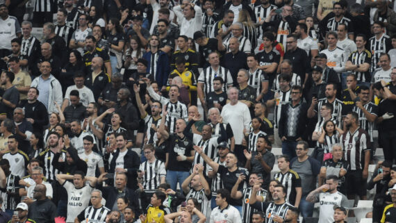 Torcida do Atlético durante jogo contra o Cienciano na Arena MRV (foto: Edésio Ferreira/EM/D.A. Press)