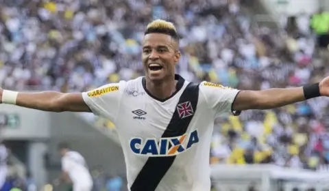 Rafael Silva relembra gols decisivos por Vasco no Carioca 2015
