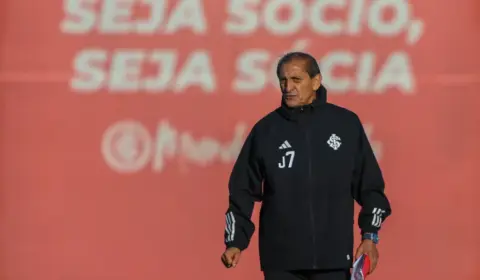 Ramón Díaz inicia trabalho prometendo um Internacional ‘intenso’